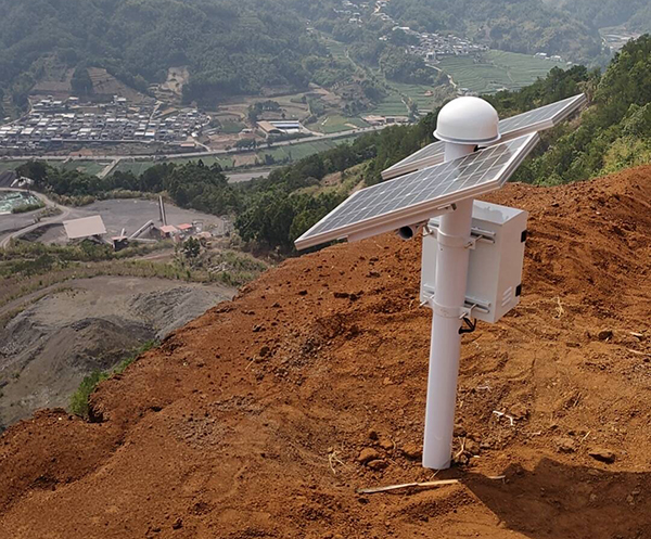 德宏州竹平山采石場gnss位移監測站安裝案例